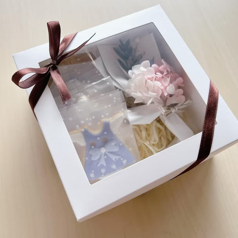 NIJI Cupcake 收涎糖霜餅乾加花束禮盒