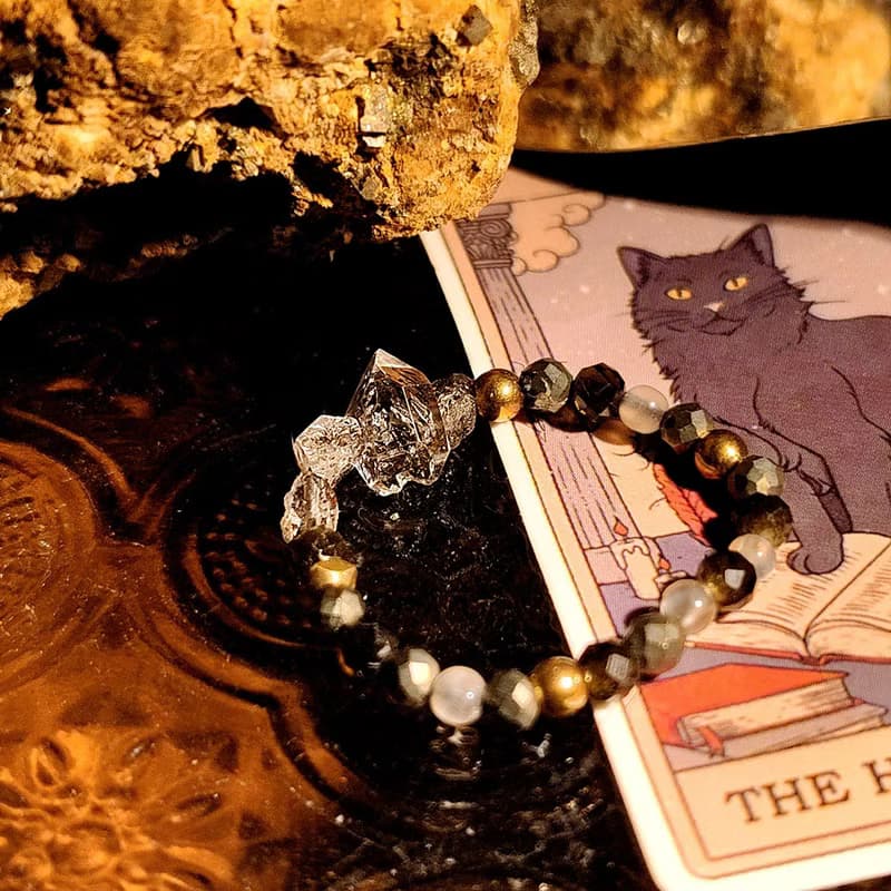 靈曜之心 | 赫基蒙閃靈鑽 | 油膽閃靈 | 金曜石 | 黃銅礦 |