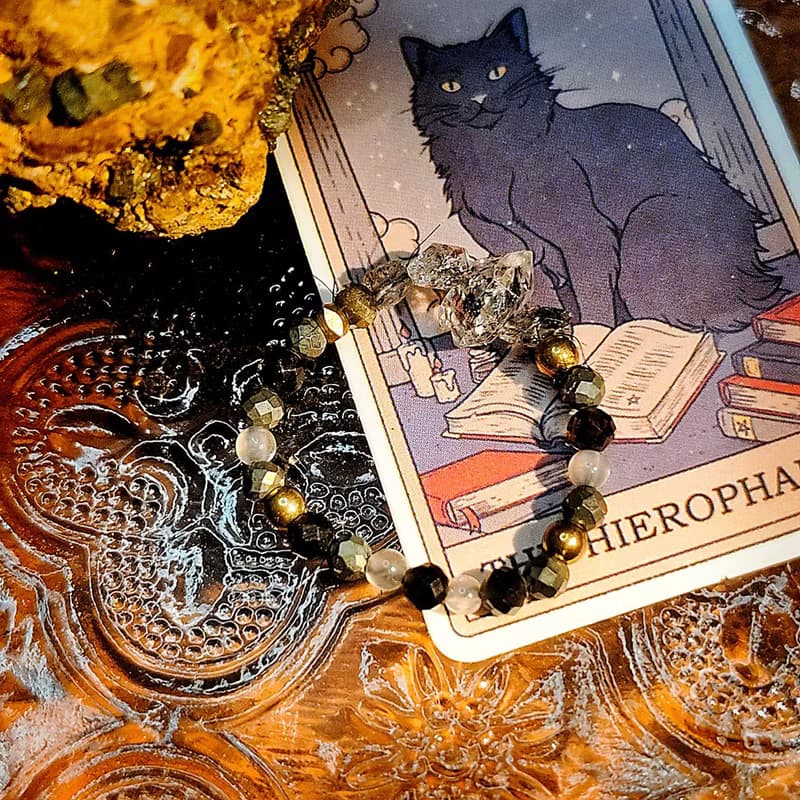 靈曜之心 | 赫基蒙閃靈鑽 | 油膽閃靈 | 金曜石 | 黃銅礦 |