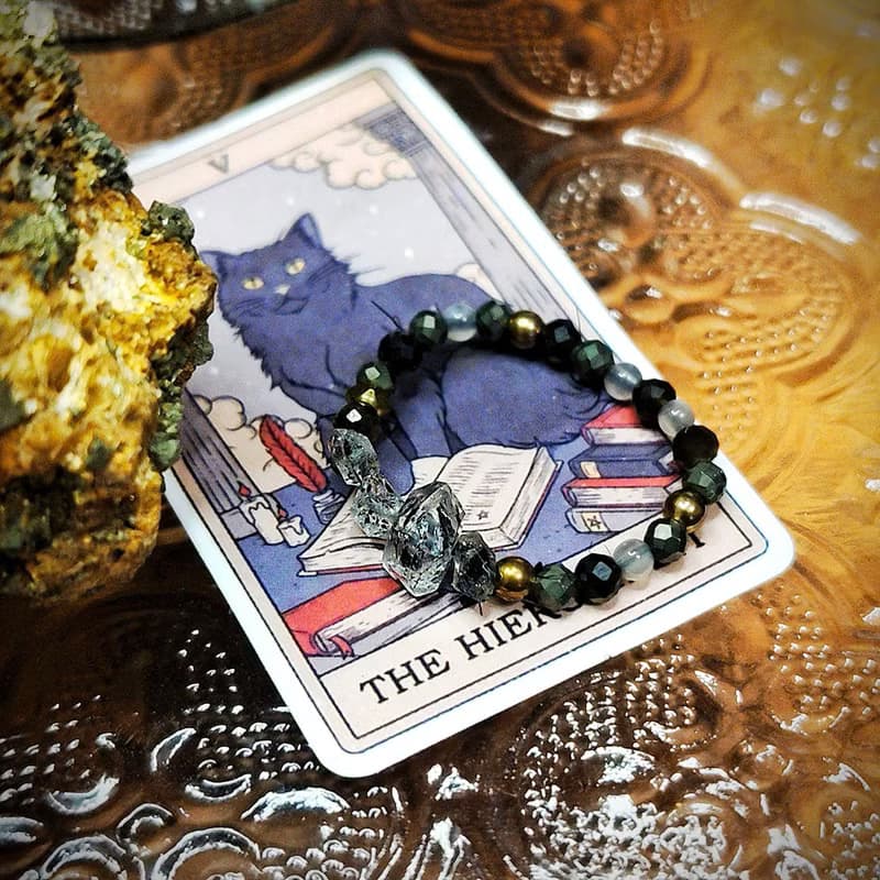 靈曜之心 | 赫基蒙閃靈鑽 | 油膽閃靈 | 金曜石 | 黃銅礦 |