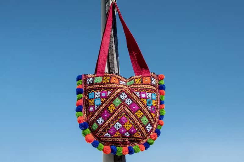 手工刺繡斜背包 民族風包 側背包 肩背包 手工包 刺繡包-沙漠藤蔓