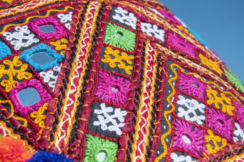 手工刺繡斜背包 民族風包 側背包 肩背包 手工包 刺繡包-沙漠藤蔓