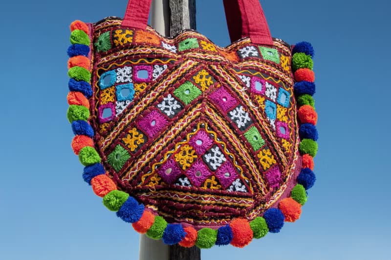 手工刺繡斜背包 民族風包 側背包 肩背包 手工包 刺繡包-沙漠藤蔓