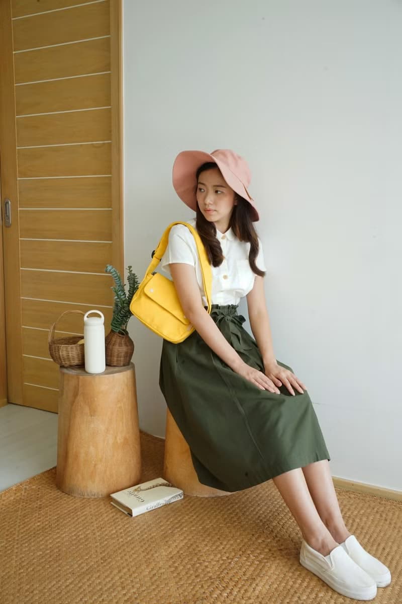 PEBBLE - canvas cross body bag (yellow)