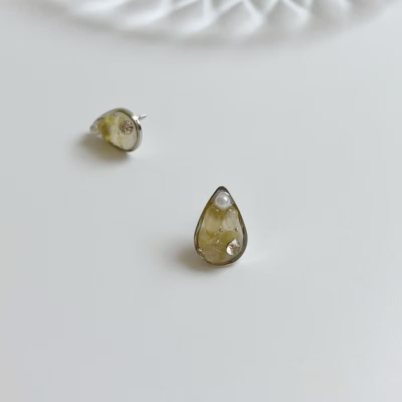水滴。黃水晶 鋼針 手作 貼耳耳環 抗敏耳針 小耳環婚禮飾品 招財