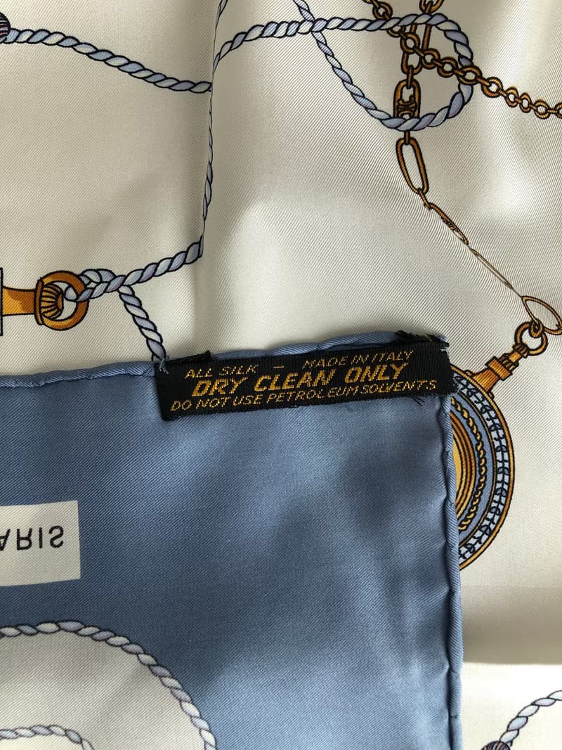 【 日本直送　名牌中古包 】CELINE セリーヌ スカーフ ホワイト ネイビー vintage ヴィンテージ オールド ya8g83