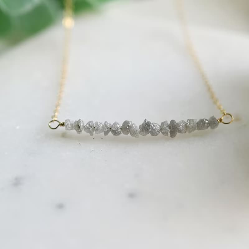 永遠不変　天然ホワイトグレーダイヤモンドのネックレス　4月誕生石