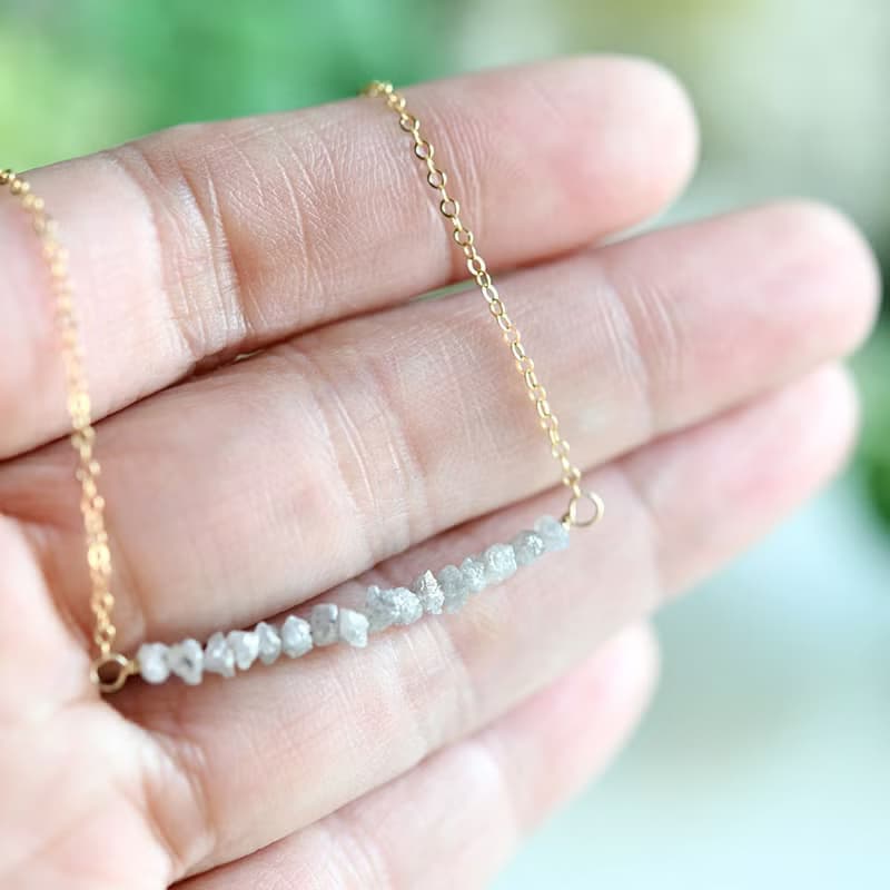 永遠不変　天然ホワイトグレーダイヤモンドのネックレス　4月誕生石