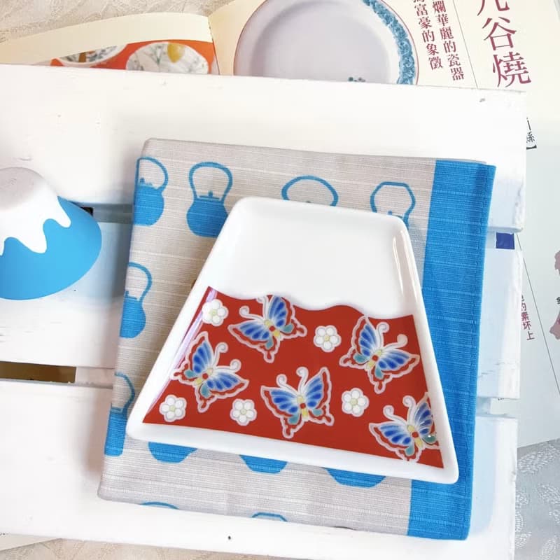 【九谷燒】青郊窯富士山造型盤-蝴蝶