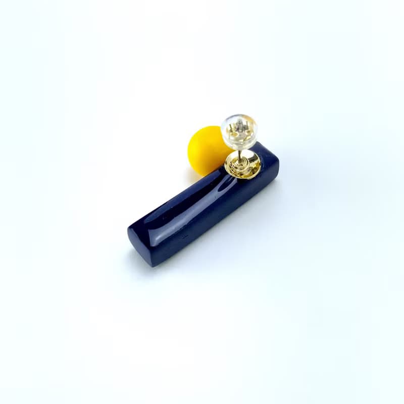 nearly equal navy×yellow ピアス イヤリング