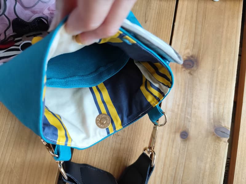 【斜背包】穿著可愛荷葉邊洋裝的兔子包