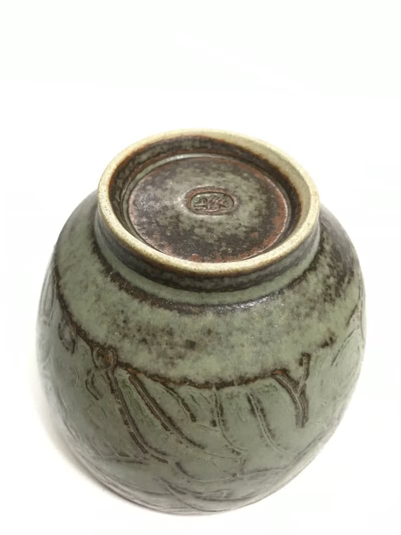 曾永鴻  灰釉刻花杯