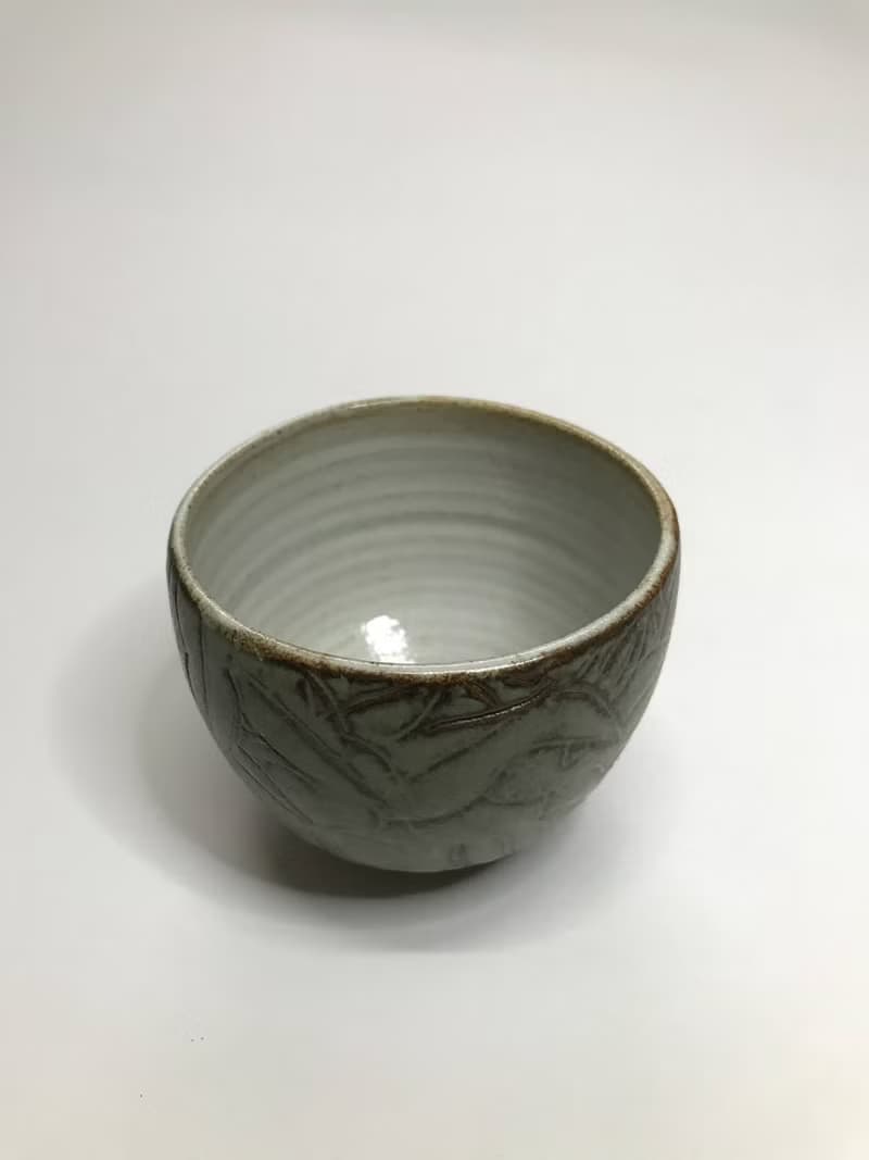 曾永鴻  灰釉刻花杯