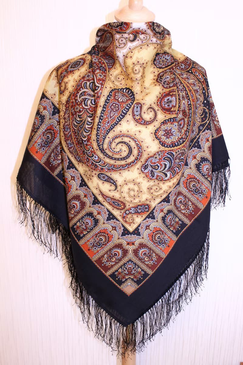 Pavlovo Posad Russian Shawl 100% Wool Scarf 125x125 cm Wrap Silk Fringe 1344-18