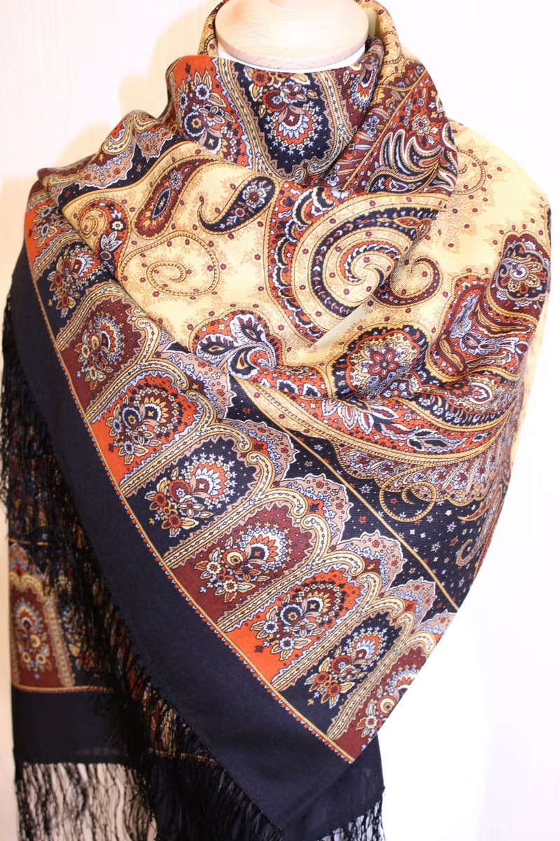 Pavlovo Posad Russian Shawl 100% Wool Scarf 125x125 cm Wrap Silk Fringe 1344-18