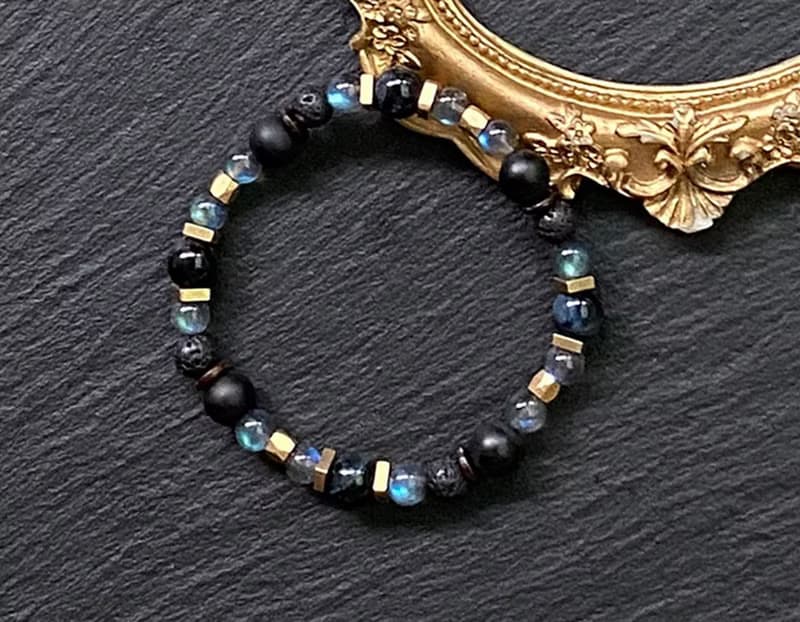 藍虎眼石 火山岩// 灰月光石//磨沙黑瑪瑙 椰殼 黃銅手鍊 保平安