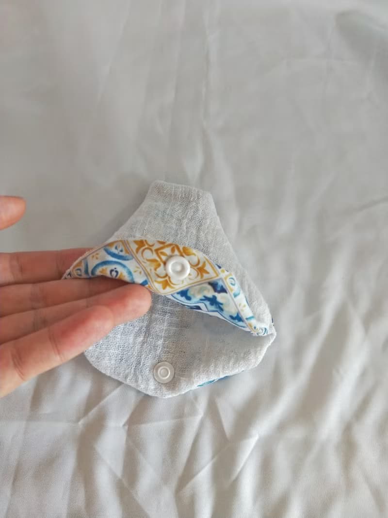 **台灣花磚**獨家款手工圍兜彌月禮盒