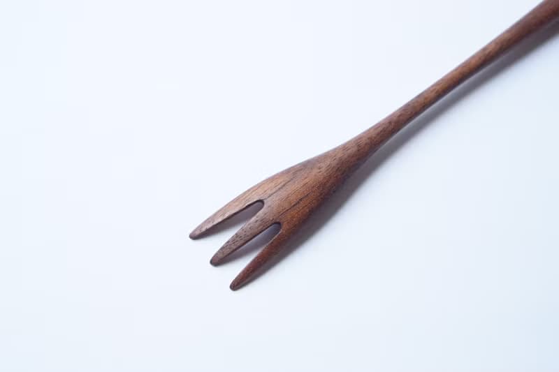 木の細長いフォーク, ウォルナット