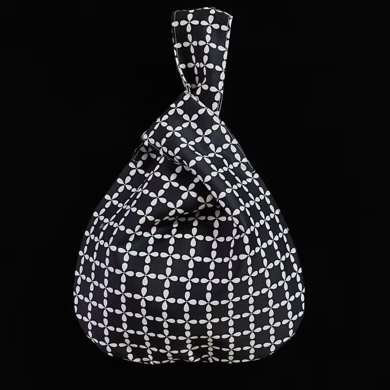 【MY。手作】 手腕袋 ~ 黑白小格子