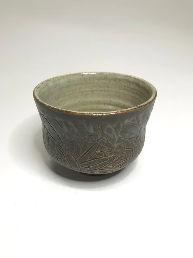 曾永鴻  灰釉刻花杯