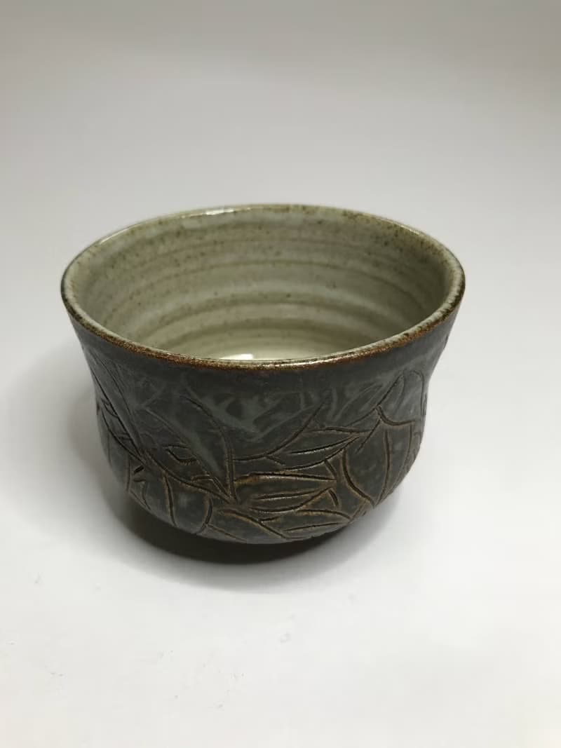 曾永鴻  灰釉刻花杯