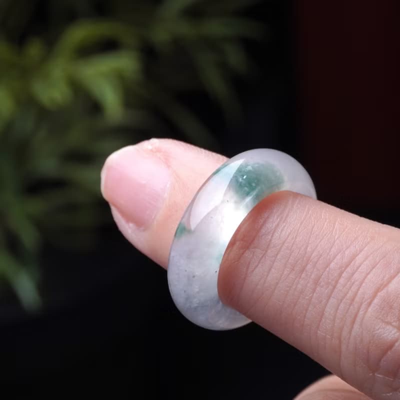 放光玻璃種飄花翡翠戒指戒圈 | 國際8圍|天然緬甸玉翡翠A貨|送禮
