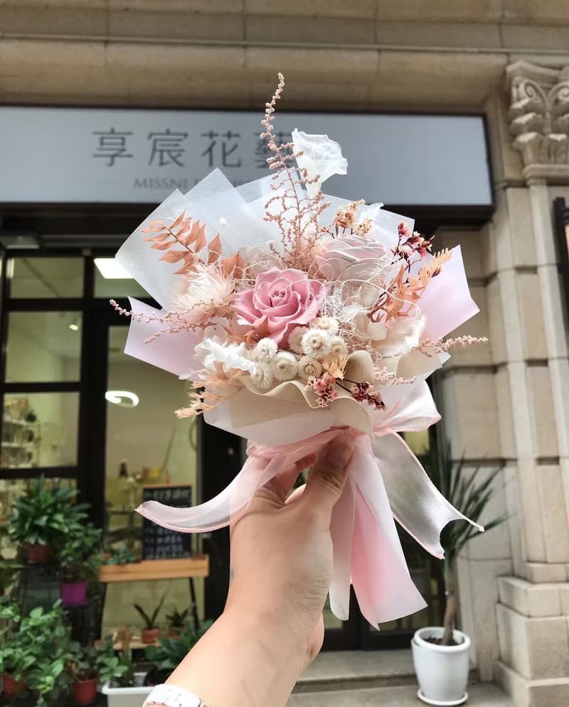 單朵永生玫瑰花束(小款) / 生日 / 情人節 / 畢業花束