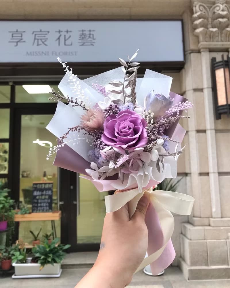 單朵永生玫瑰花束(小款) / 生日 / 情人節 / 畢業花束