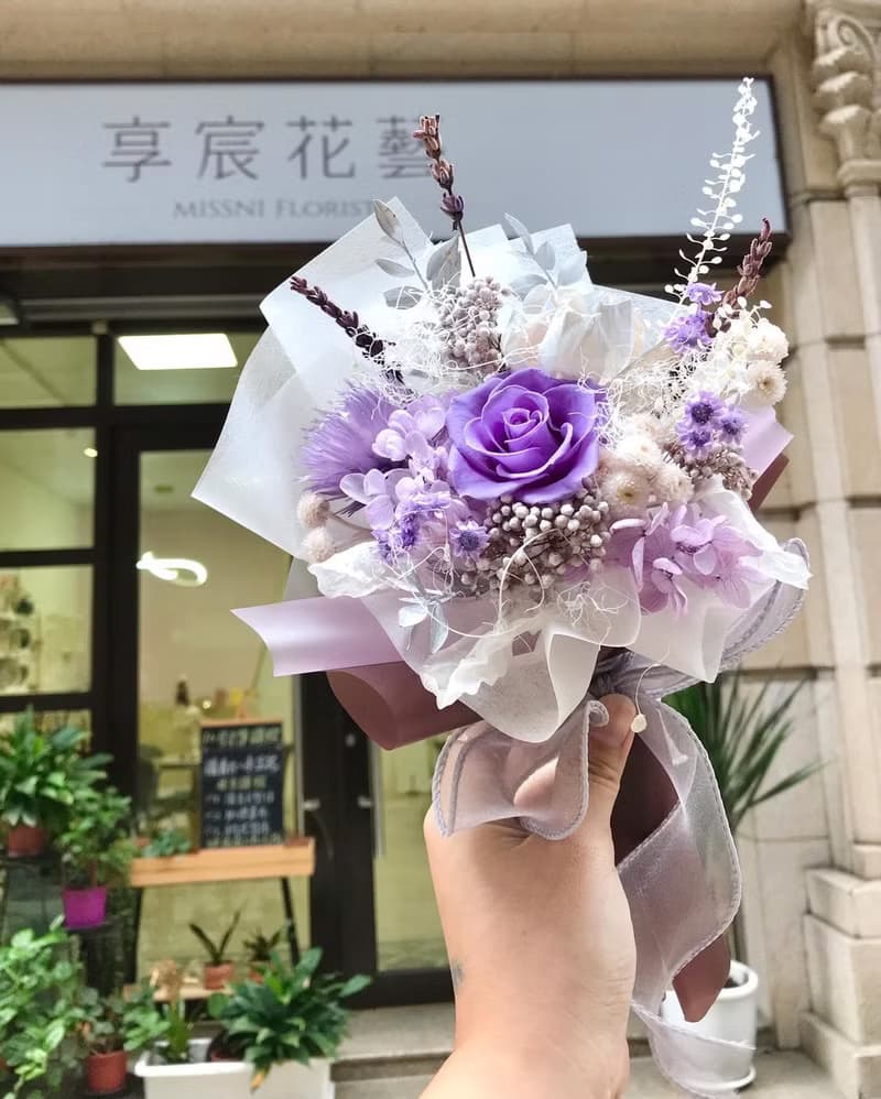 單朵永生玫瑰花束(小款) / 生日 / 情人節 / 畢業花束