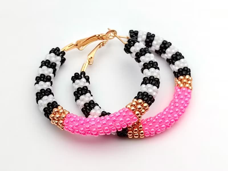 圈型耳環 , 串珠耳環, Pink beaded hoop earrings, Bright hoops