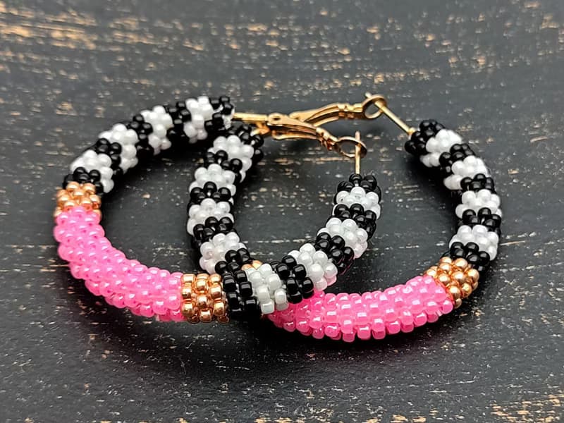 圈型耳環 , 串珠耳環, Pink beaded hoop earrings, Bright hoops