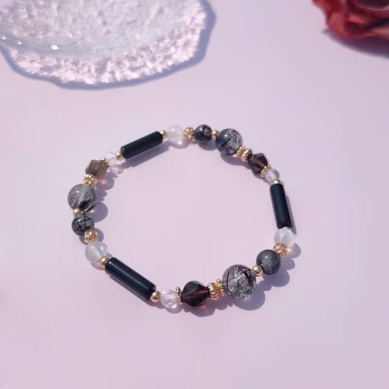 黑色幽默。黑髮晶 黑瑪瑙 月光石 14K包金 水晶礦石設計手鍊