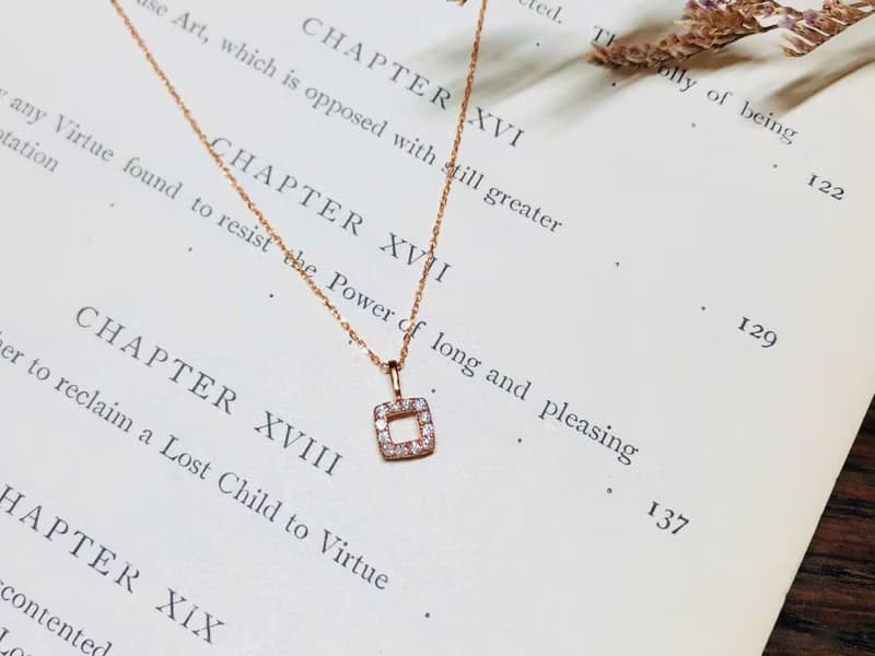 【茉莉亞緹 Moriarty Jewelry】方塊造型 - 10K 玫瑰金 小鑽項鍊