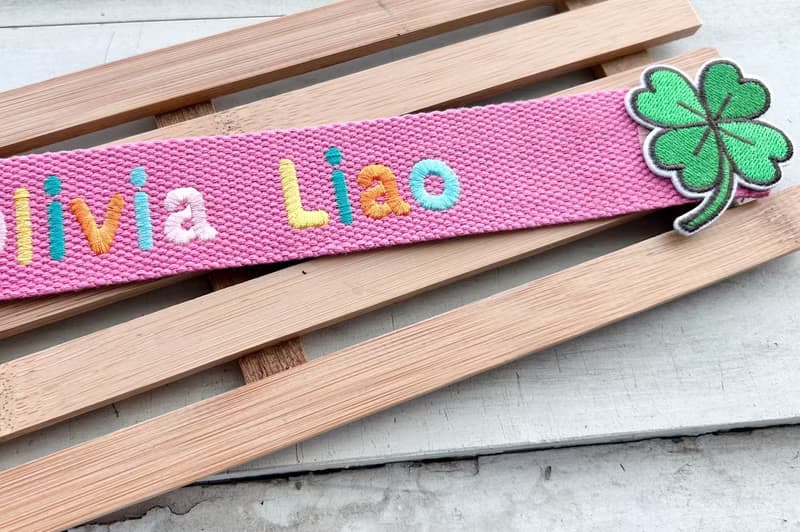 個人化全彩姓名刺繡行李飄帶-幸運草款