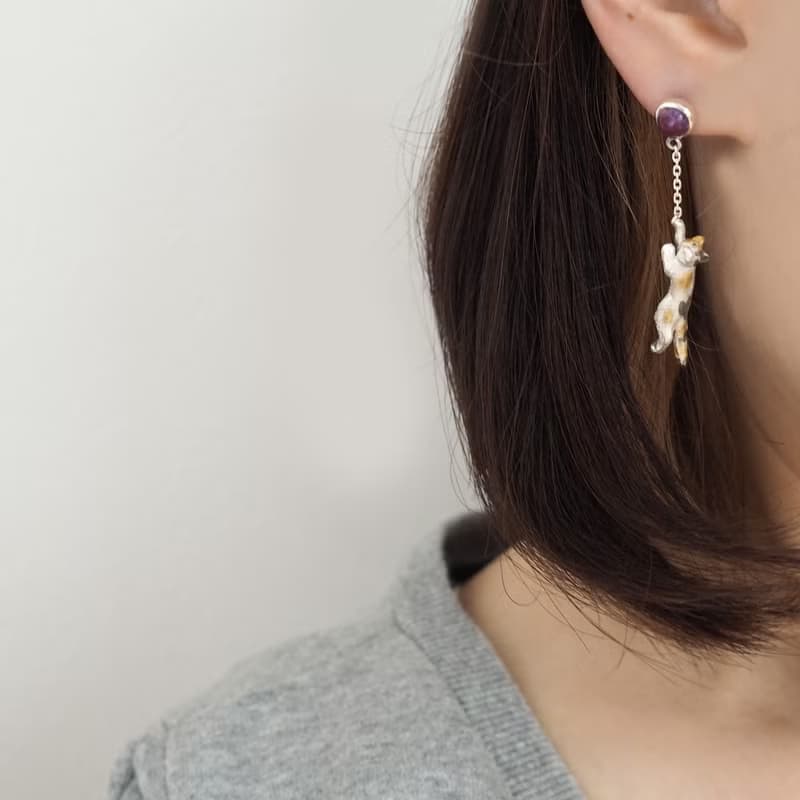 風船をつかまえた三毛猫ピアス 片耳