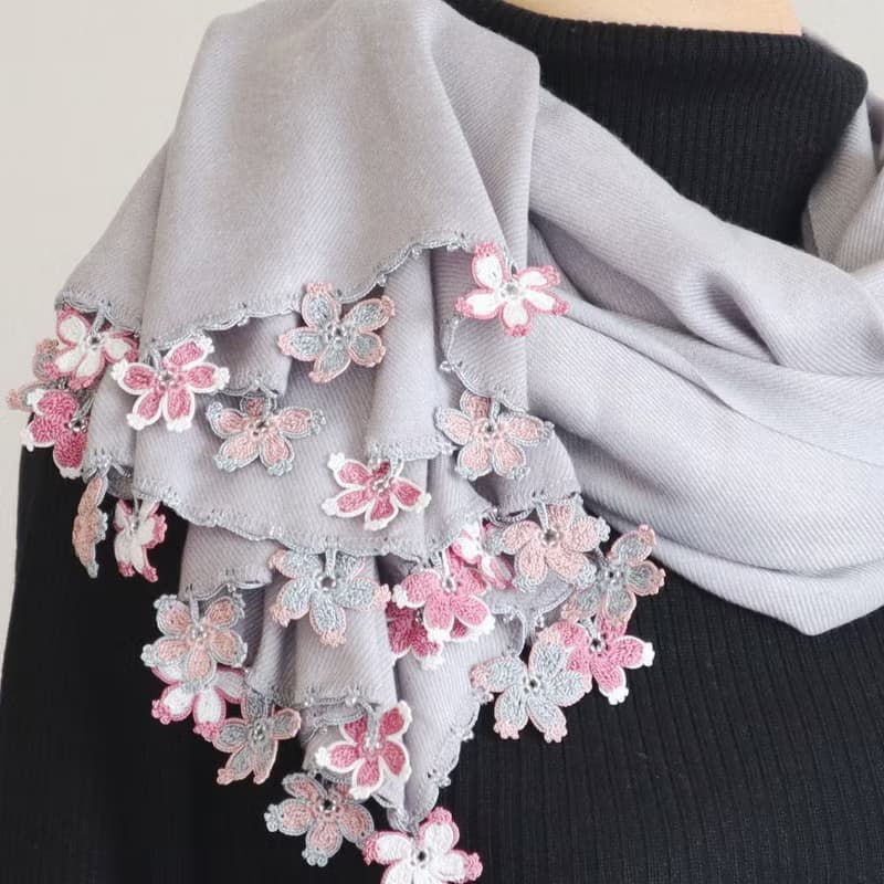 【受注製作】レースの花付き パシュミナストール【桜】ライトグレー