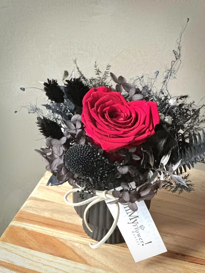 玫瑰之心 閃耀黑 永生桌花盆花擺設
