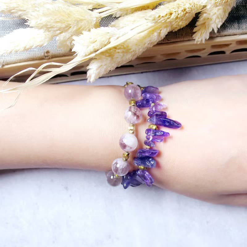 VIIART。山茶花。幽靈紫水晶黃銅手環
