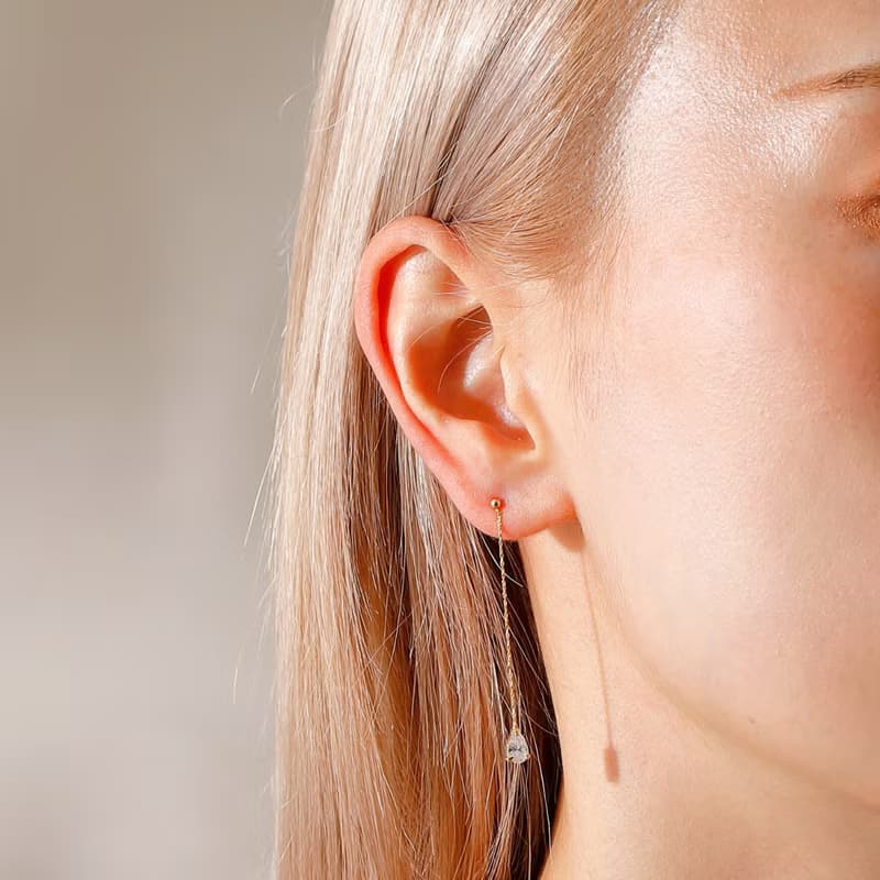sway-drop pierced earring GD　ニッケルフリーピアス　キュービックジルコニアのしずくが揺れるおしゃれなシンプルデザイン ゴールド