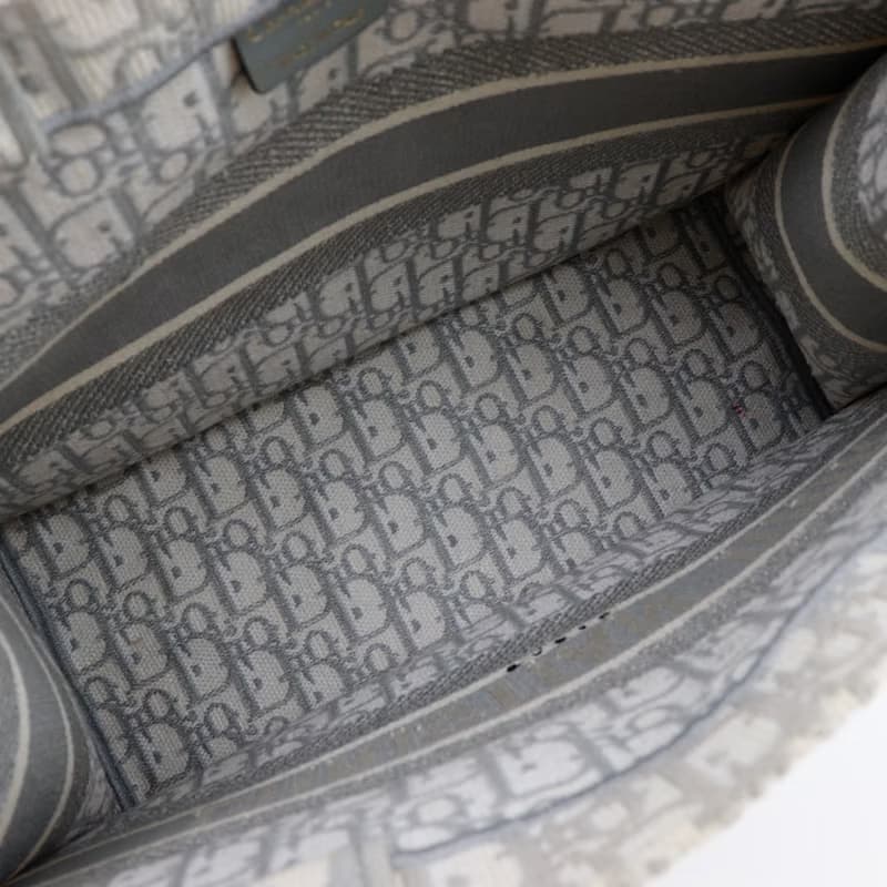 【日本直送】クリスチャンディオール Dior ブックトート ミディアム トートバッグ オブリーク エンブロイダリー コットン ライトグレー レディース【中古】