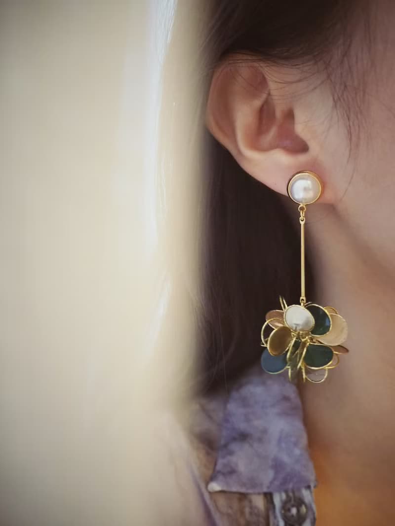 花好月圓 綠金 花球垂墜式樹脂耳環