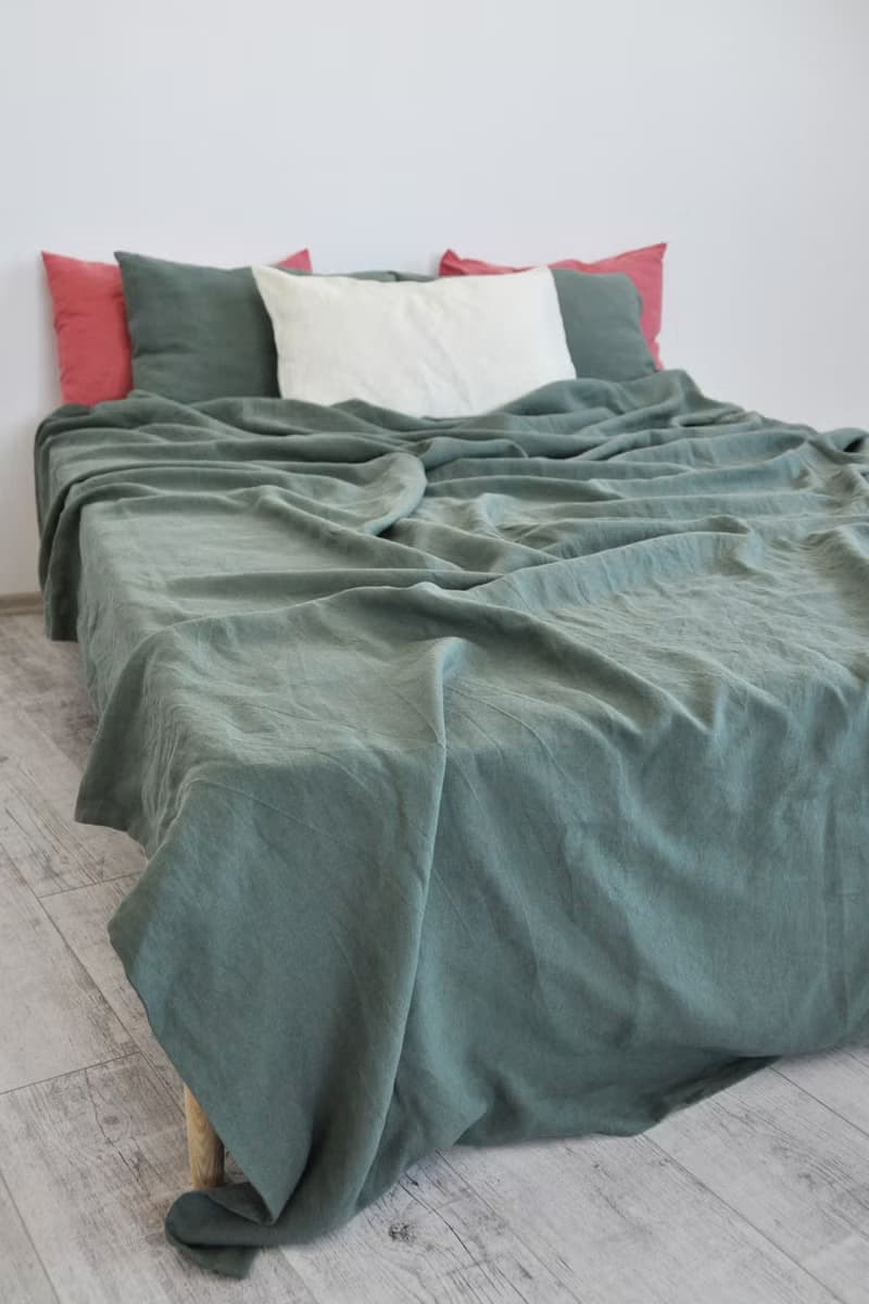 Pine green linen fitted sheet / Softened linen bed sheet / Deep pocket