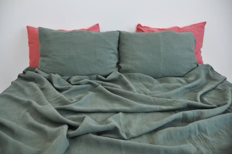 Pine green linen fitted sheet / Softened linen bed sheet / Deep pocket