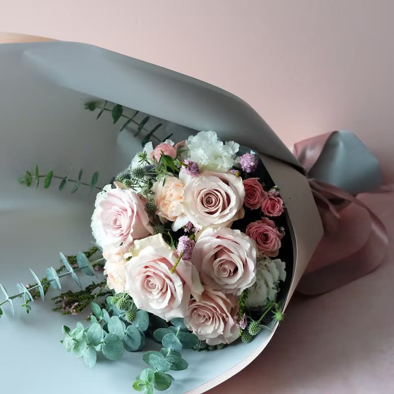 Love is an attitude 奶茶流沙玫瑰鮮花束 | 鮮花