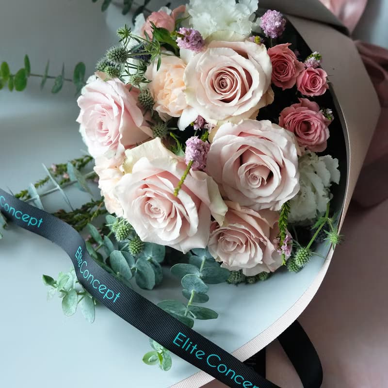 Love is an attitude 奶茶流沙玫瑰鮮花束 | 鮮花
