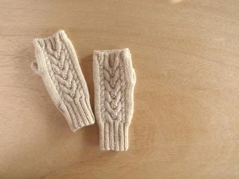 アルパカウールのアランハンドウォーマー・生成り 受注生産