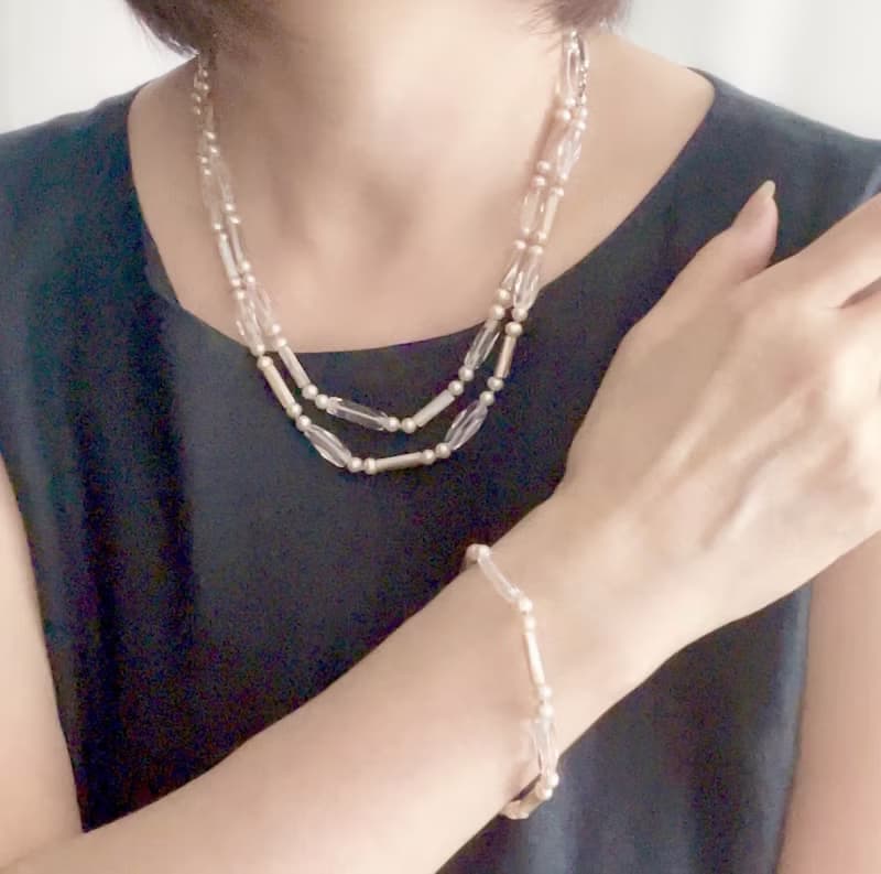 淡水パール マザーオブパール 水晶 異素材を使用したロングネックレスとブレスレット　1点のみ