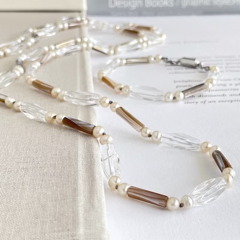淡水パール マザーオブパール 水晶 異素材を使用したロングネックレスとブレスレット　1点のみ
