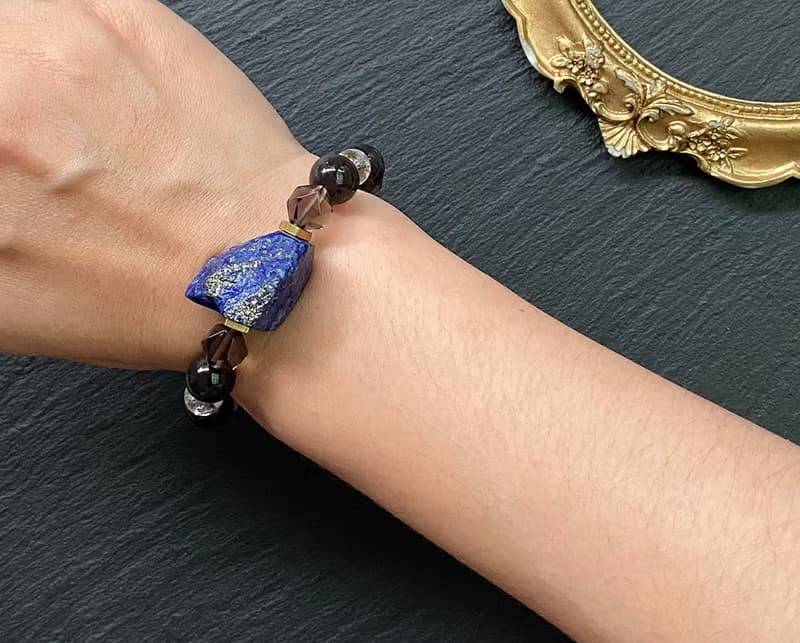 能量原石-阿富汗青金石原石x白阿賽x彩虹黑曜石黃銅手鍊 保平安