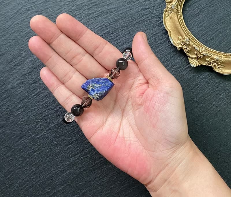 能量原石-阿富汗青金石原石x白阿賽x彩虹黑曜石黃銅手鍊 保平安